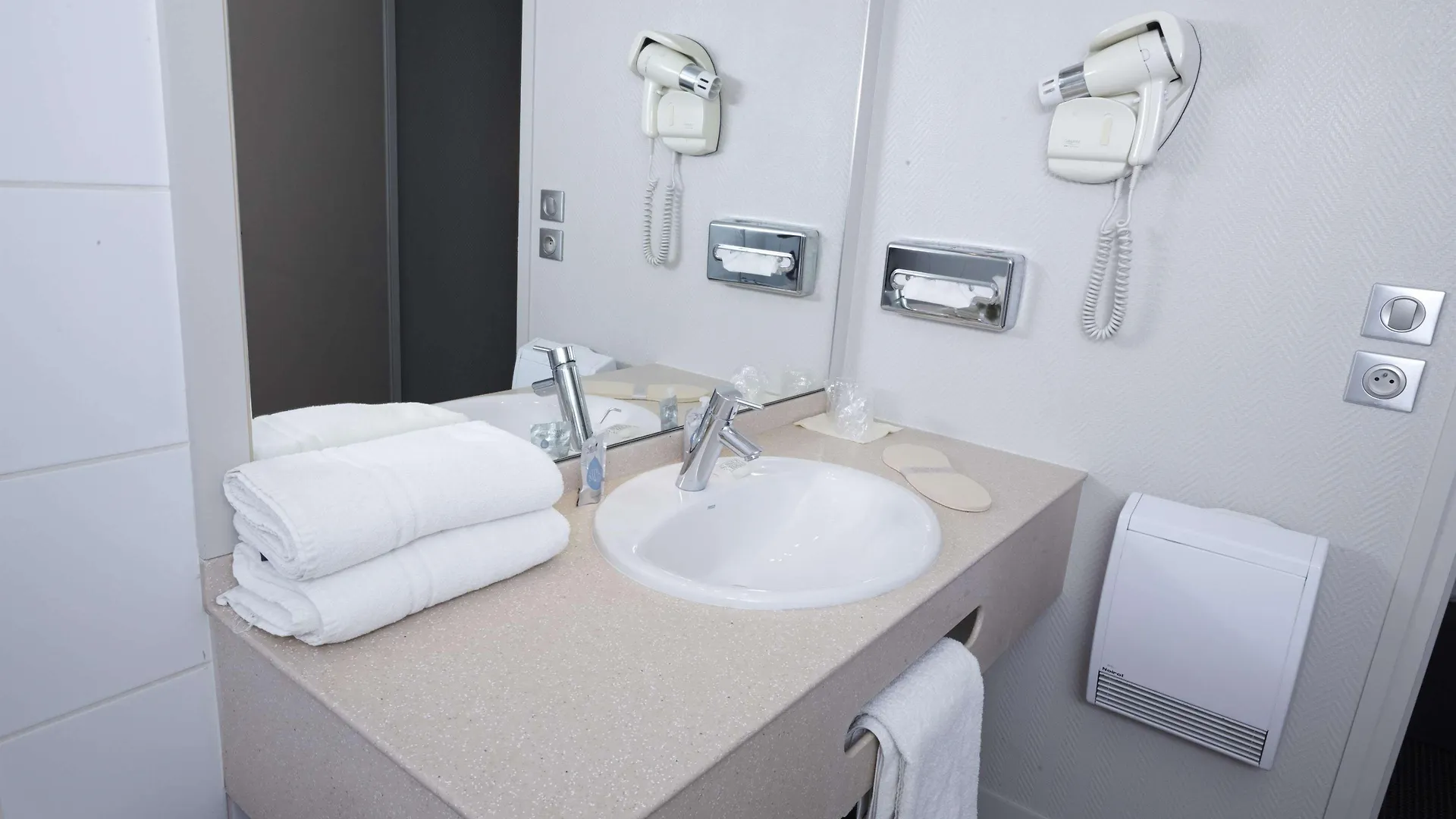 *** מלון Best Western Voiron Centre צרפת