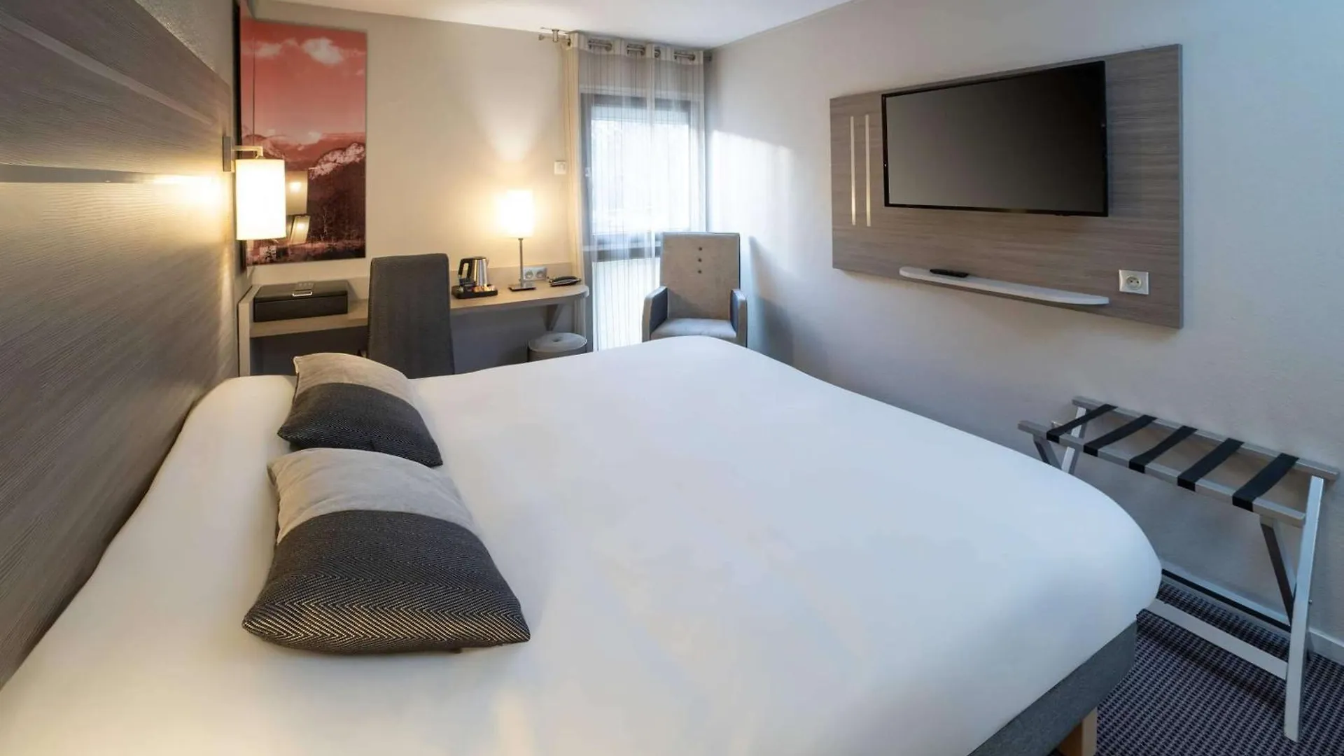 *** מלון Best Western Voiron Centre צרפת